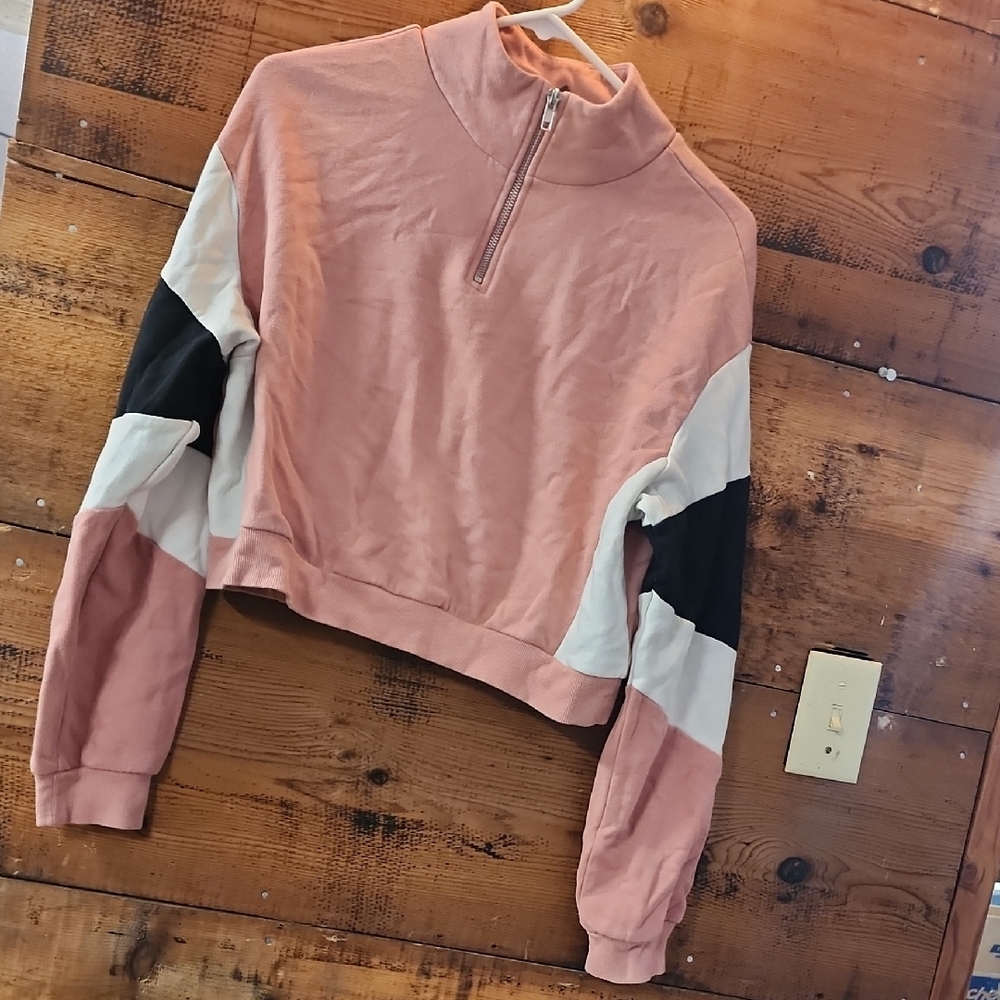 Juniors- Pink, Black, and White Croptop